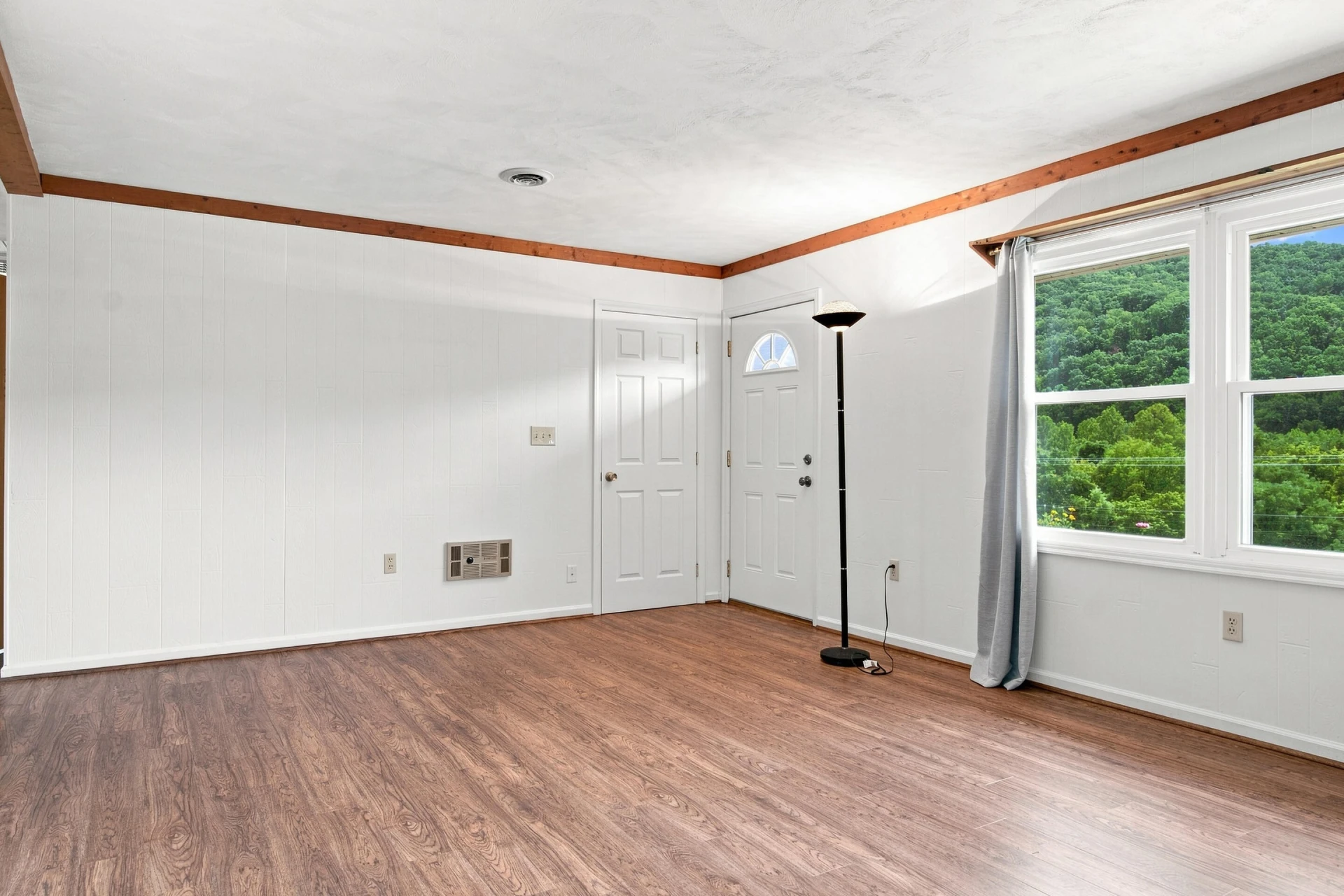 6219 Joyce LN - Photo 8