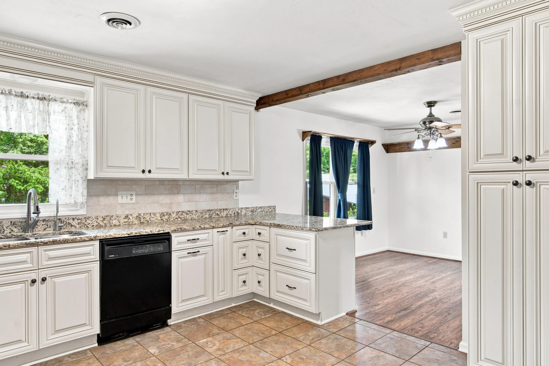 6219 Joyce LN - Photo 15