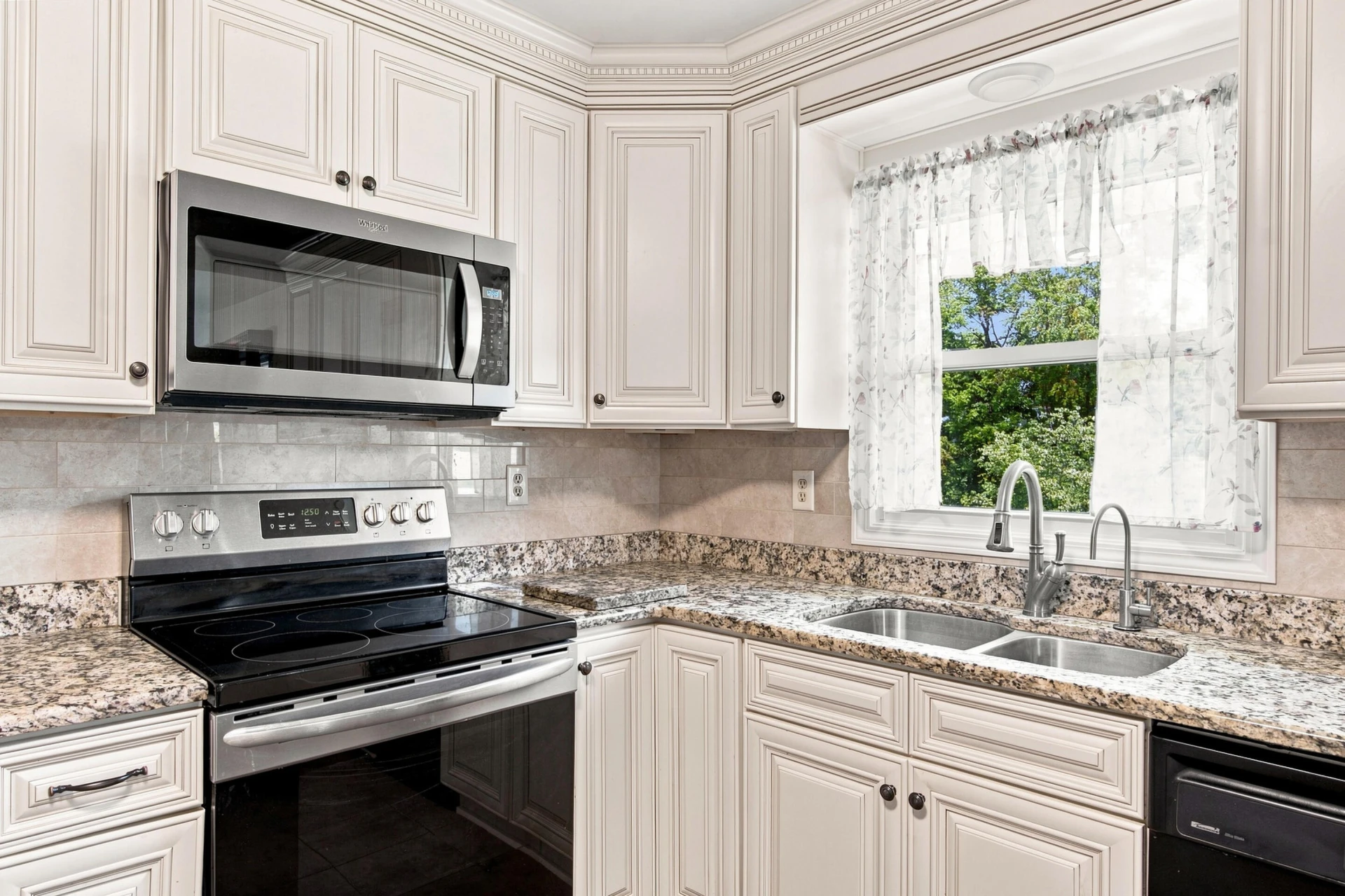 6219 Joyce LN - Photo 17