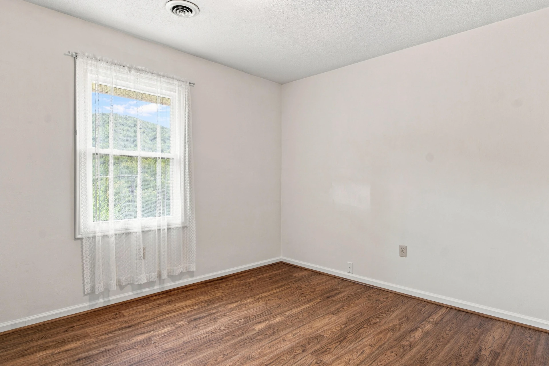 6219 Joyce LN - Photo 24