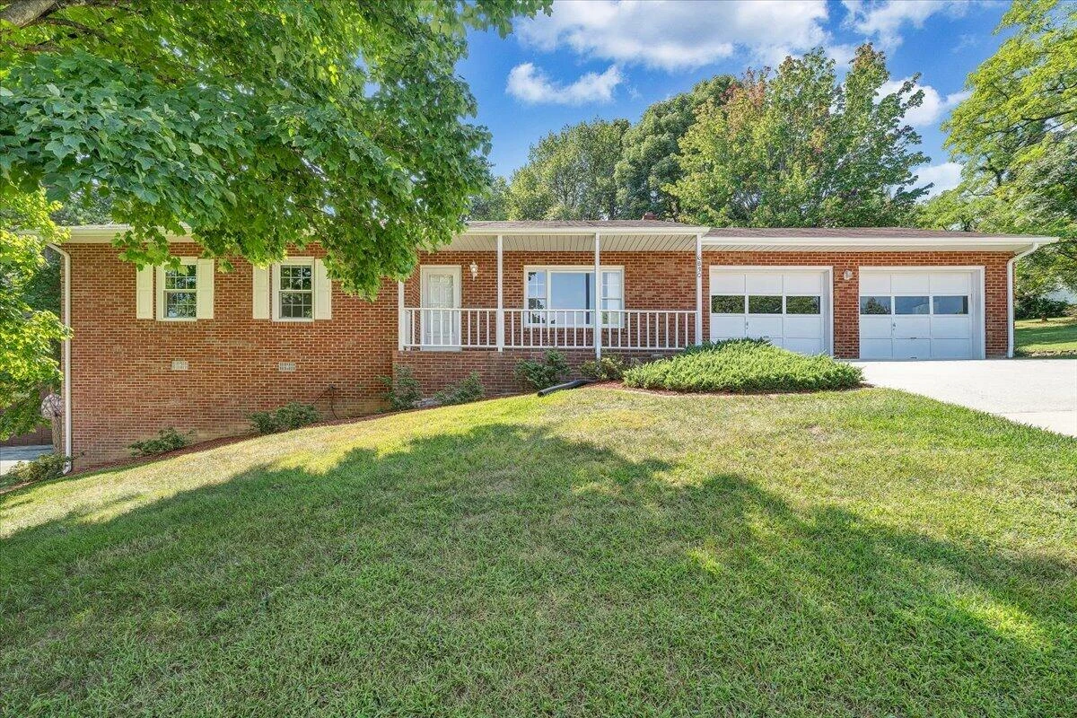 6830 Autumn Wood LN