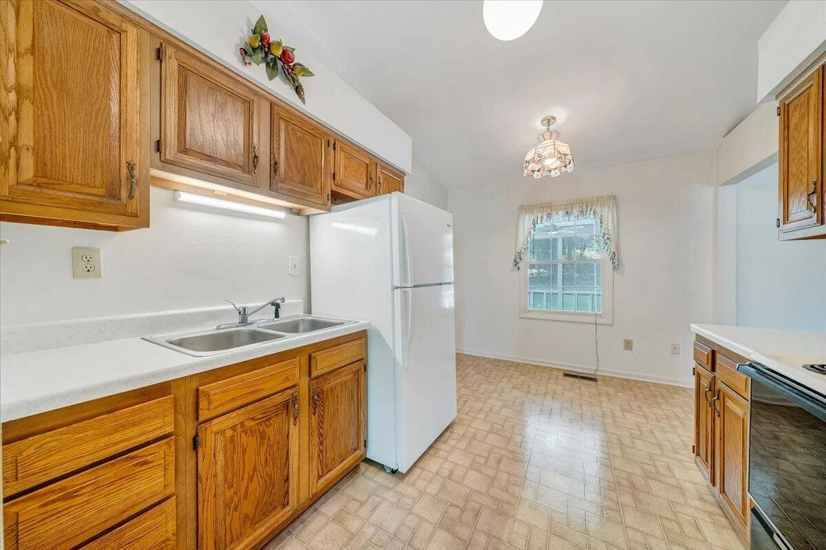 6830 Autumn Wood LN - Photo 7