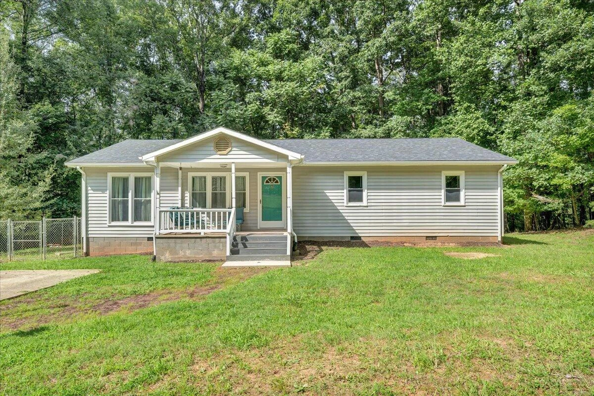 4562 Airport RD