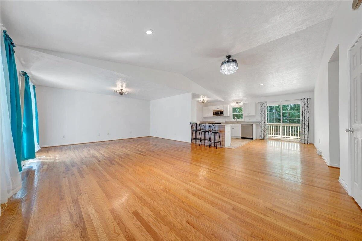 4562 Airport RD - Photo 4