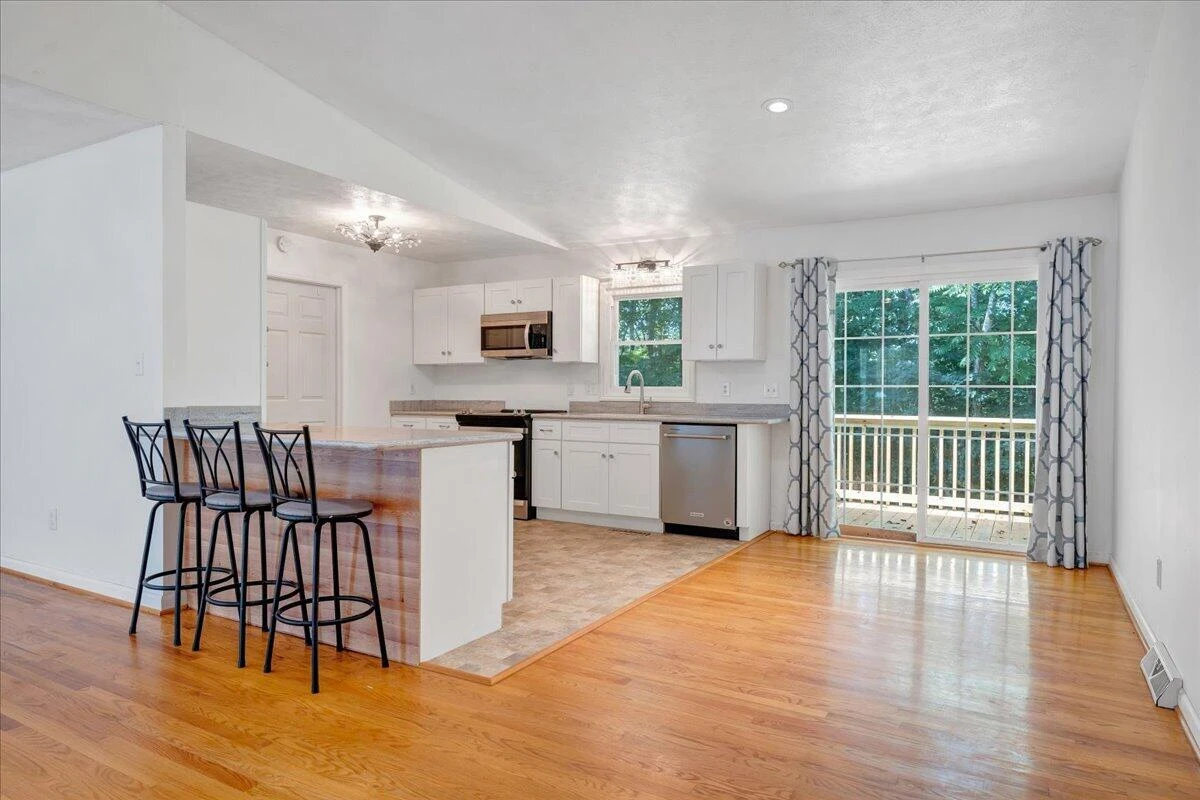 4562 Airport RD - Photo 8