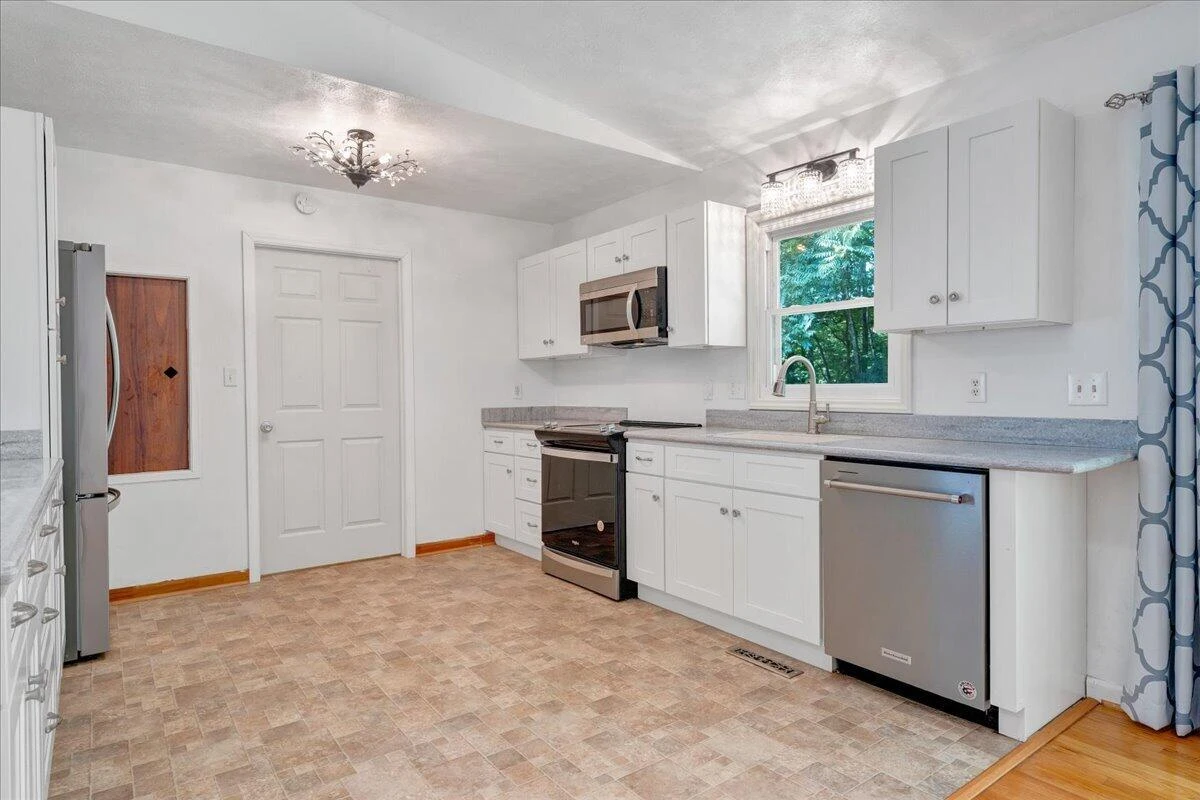 4562 Airport RD - Photo 15