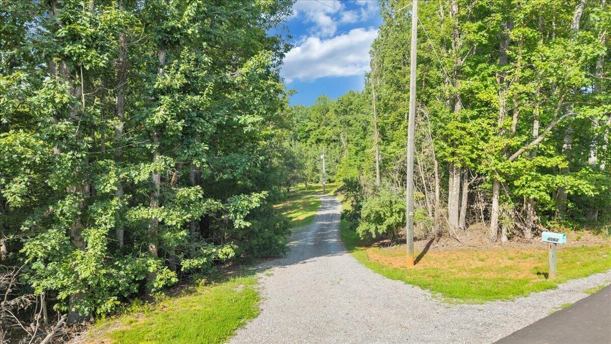 4562 Airport RD - Photo 56