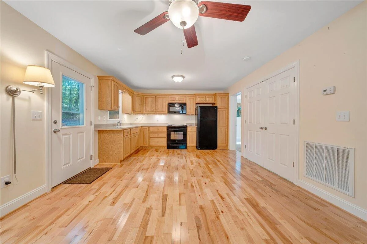 4580 Airport RD - Photo 3