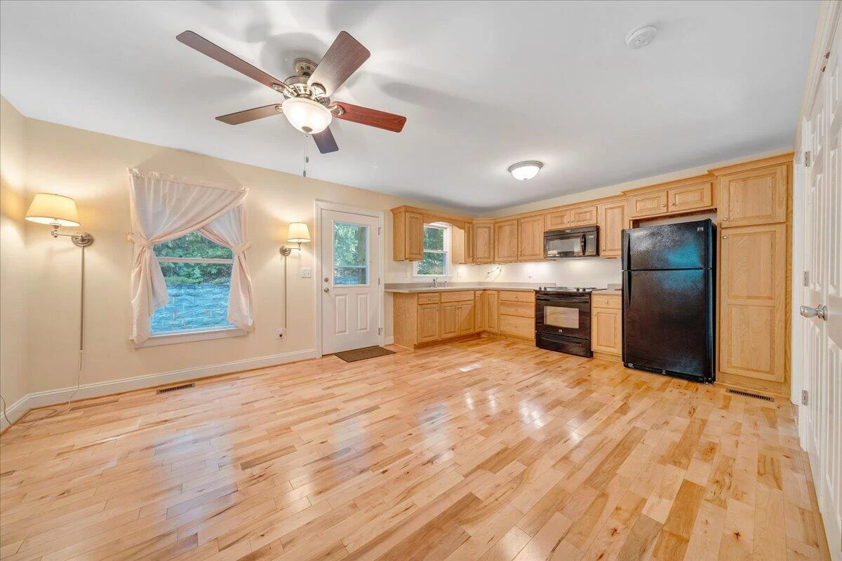 4580 Airport RD - Photo 4
