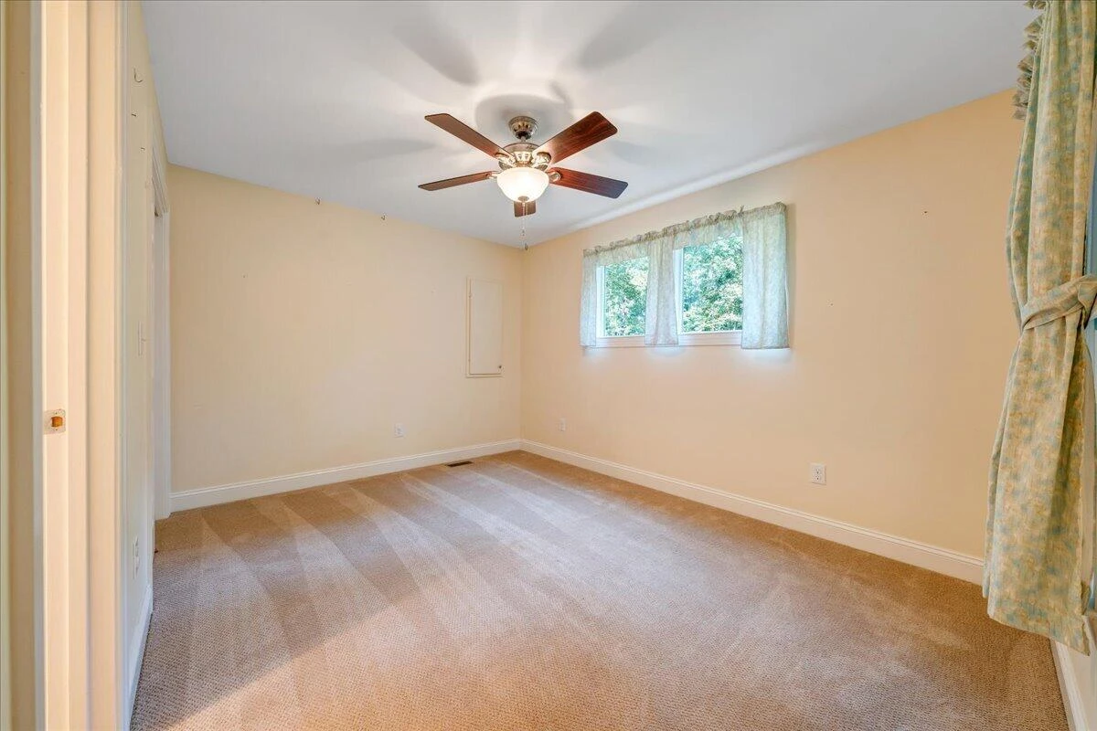 4580 Airport RD - Photo 15