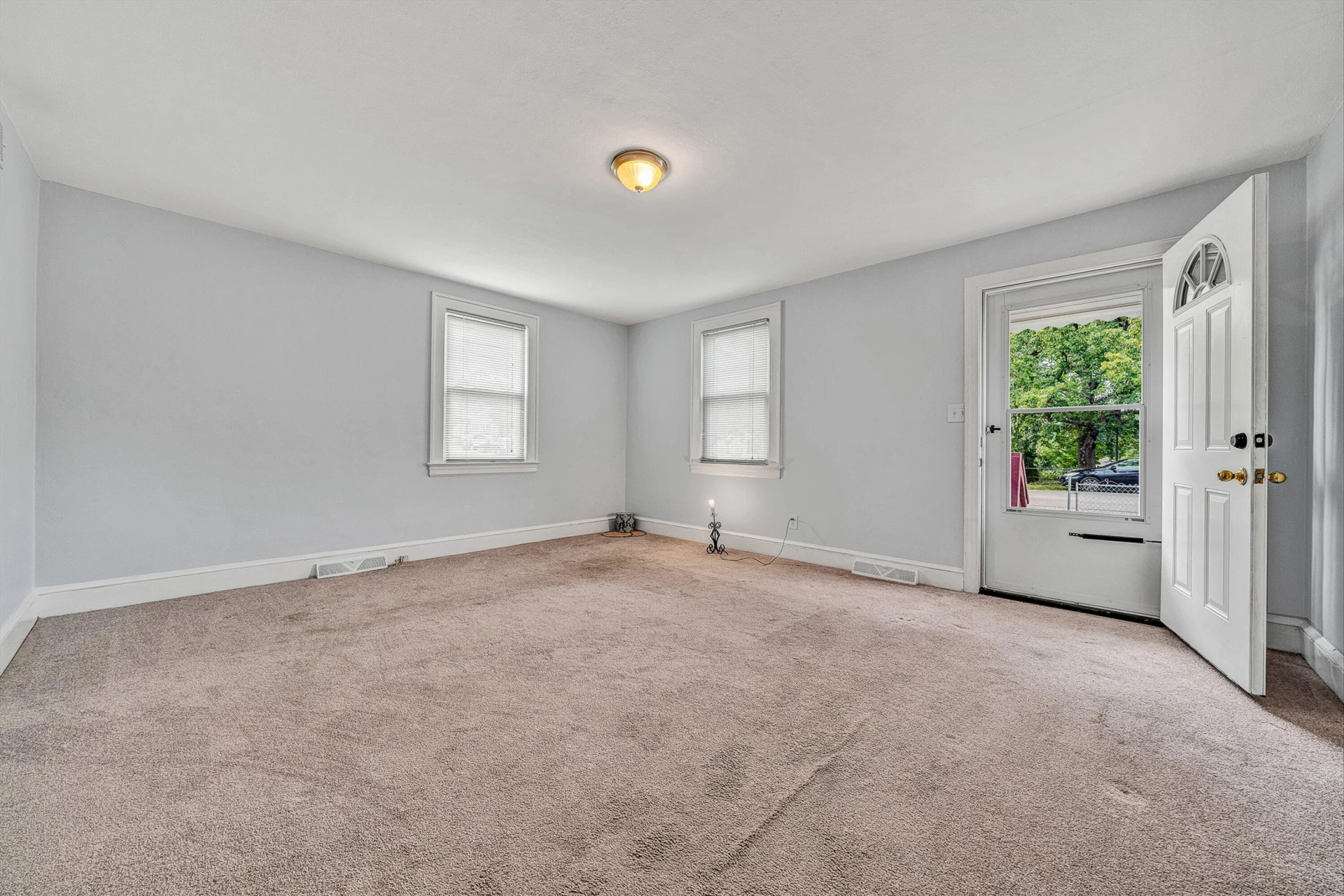 3903 Michigan AVE NW - Photo 5