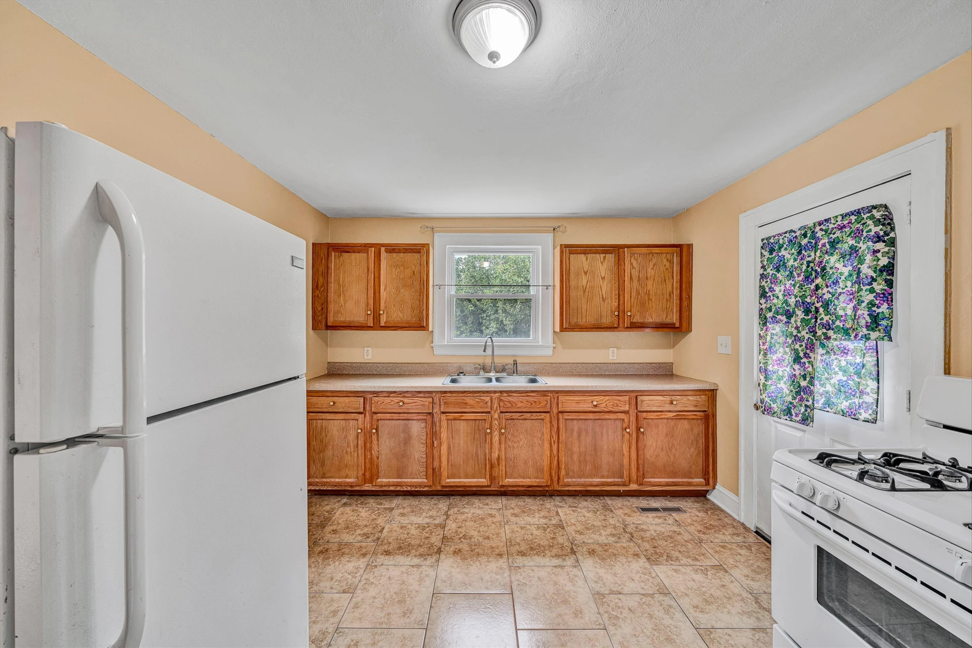 3903 Michigan AVE NW - Photo 8