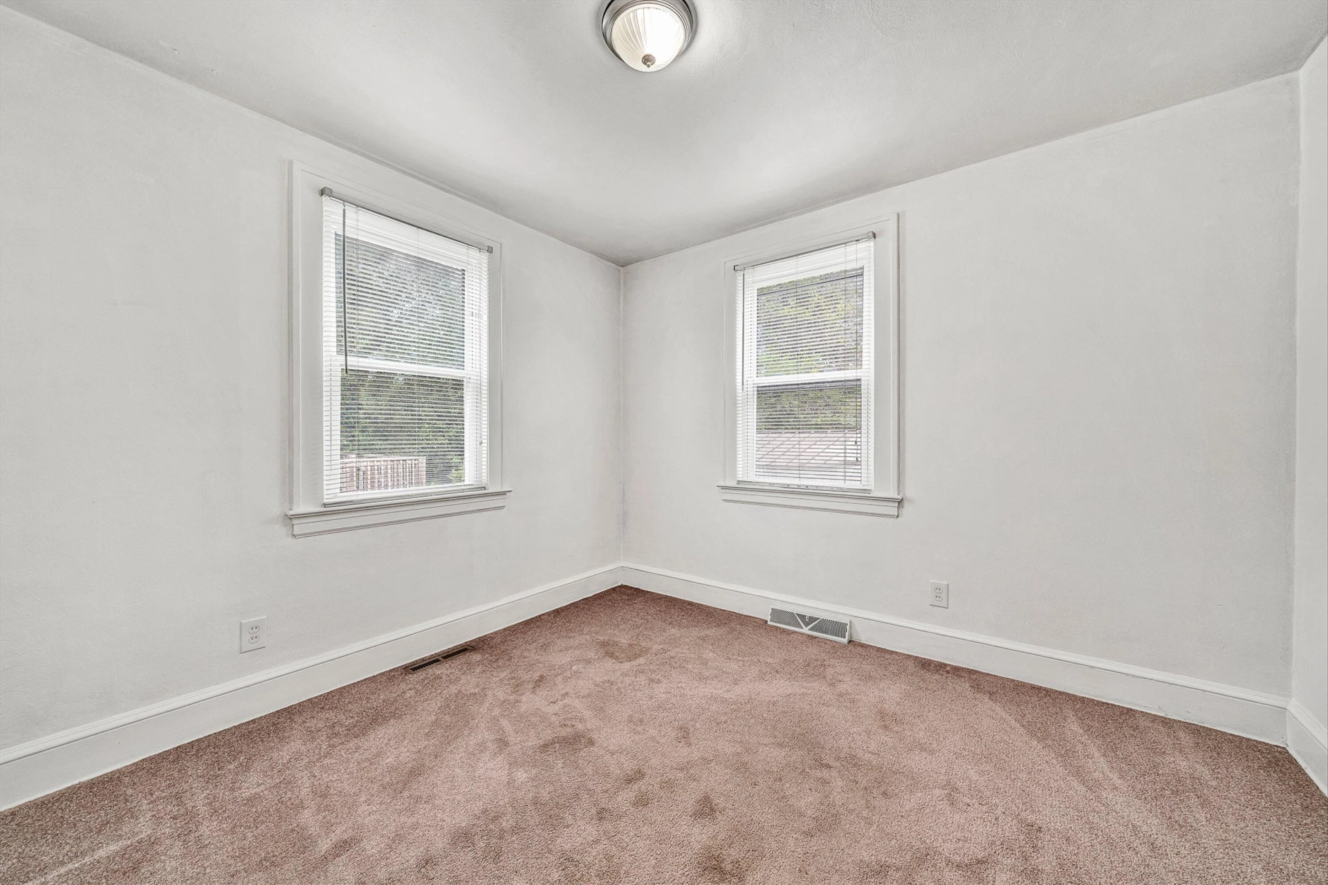 3903 Michigan AVE NW - Photo 10