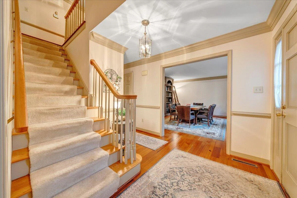 145 Cromwell DR - Photo 3