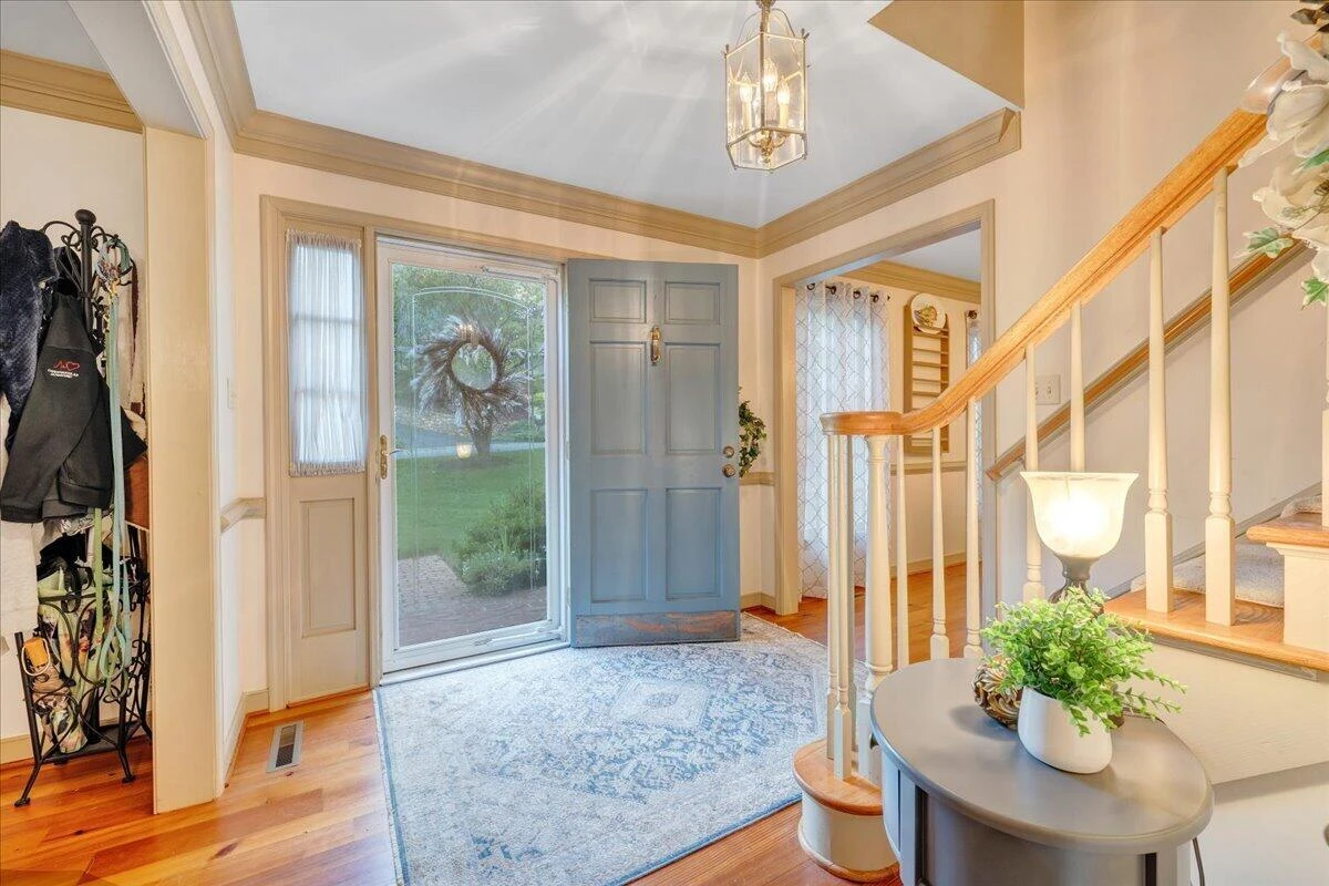 145 Cromwell DR - Photo 4