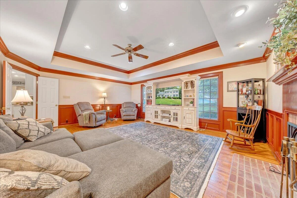 145 Cromwell DR - Photo 15