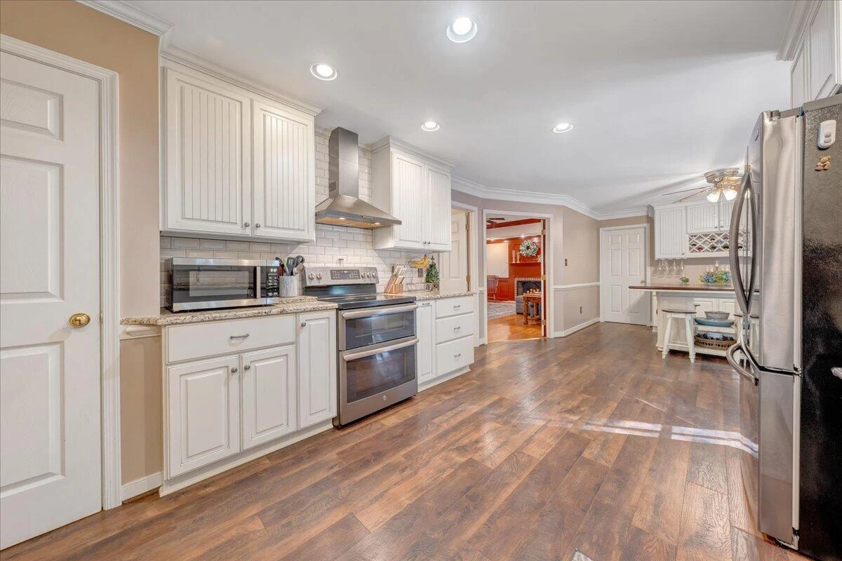 145 Cromwell DR - Photo 21