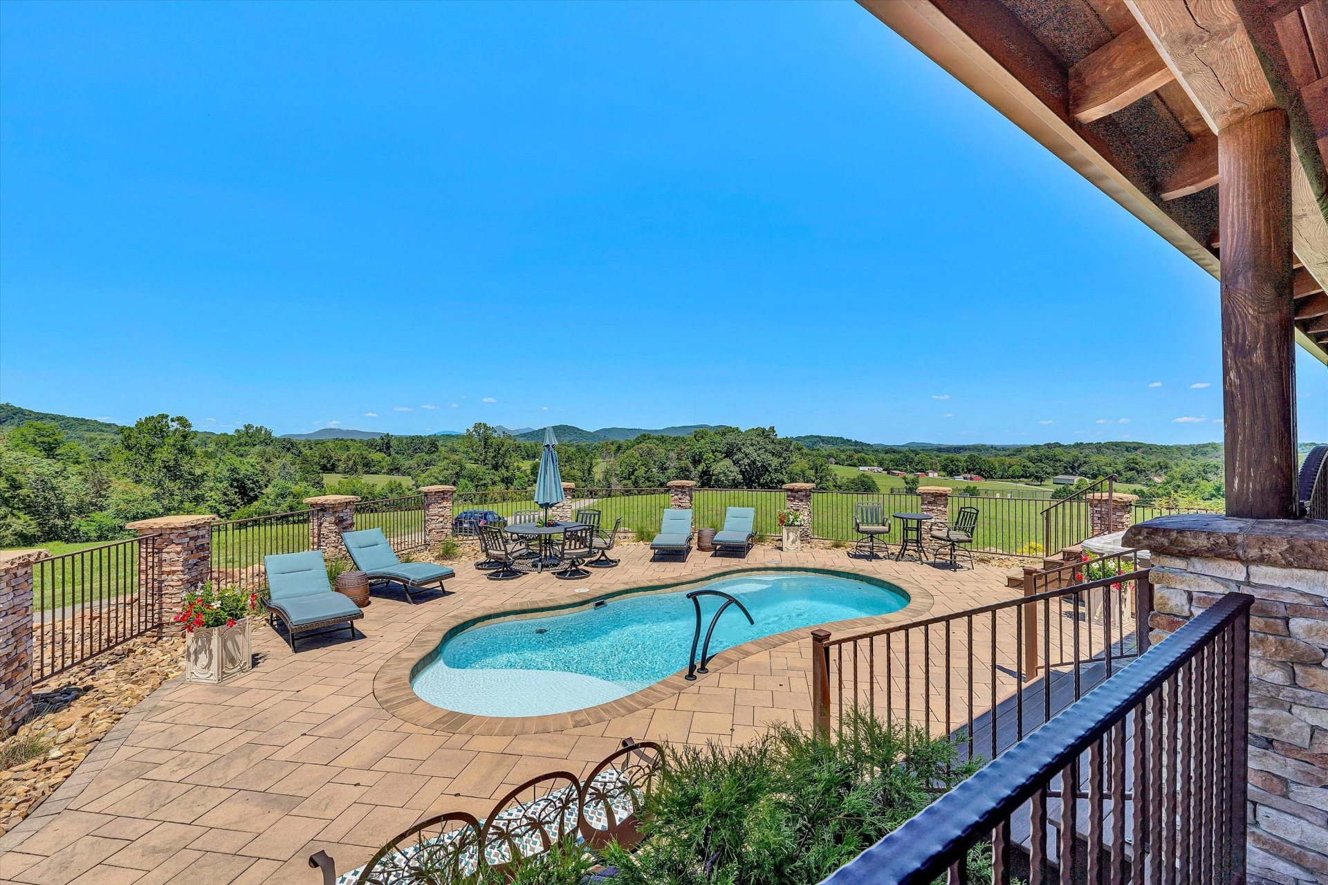 1237 Cochese DR - Photo 47