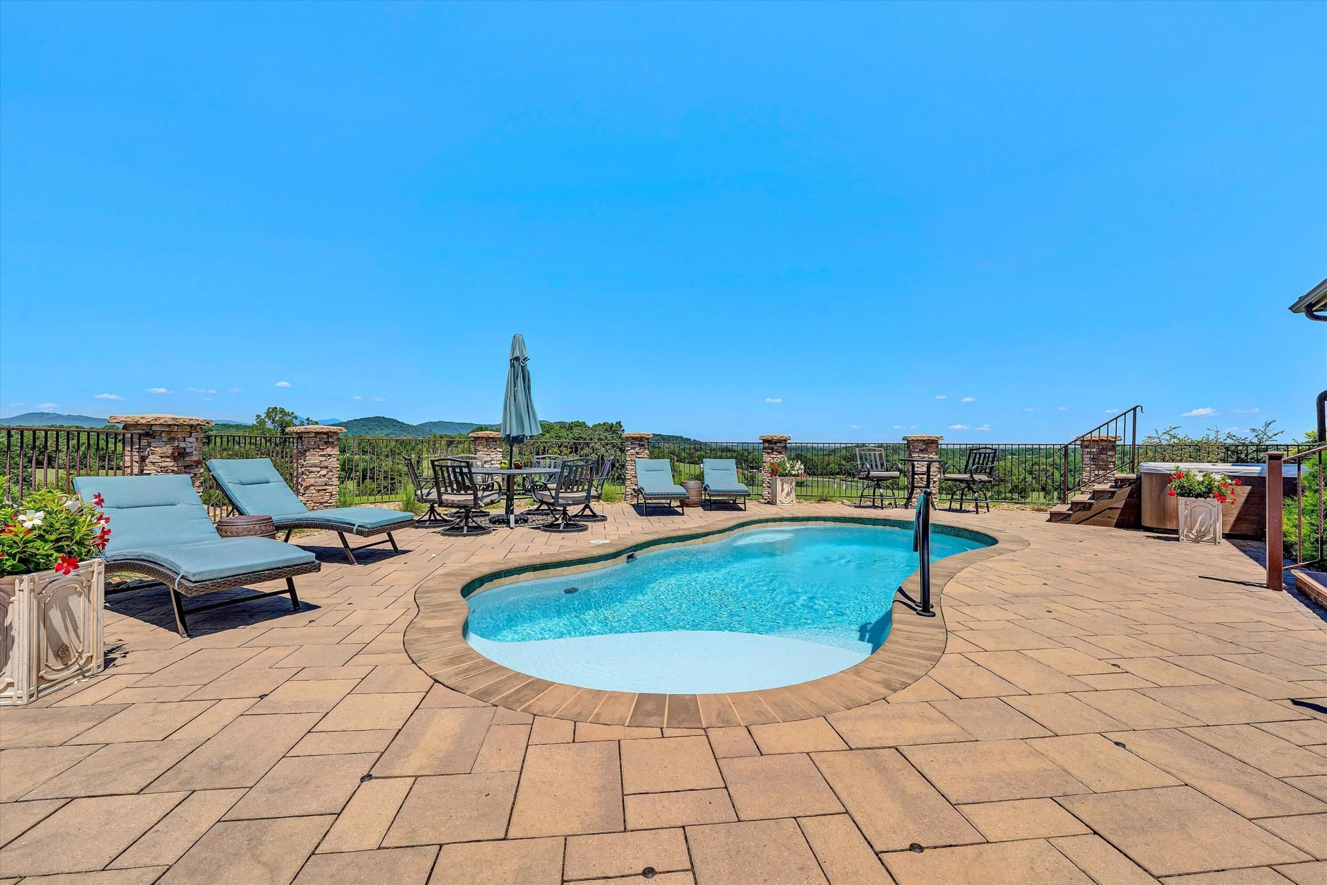 1237 Cochese DR - Photo 48