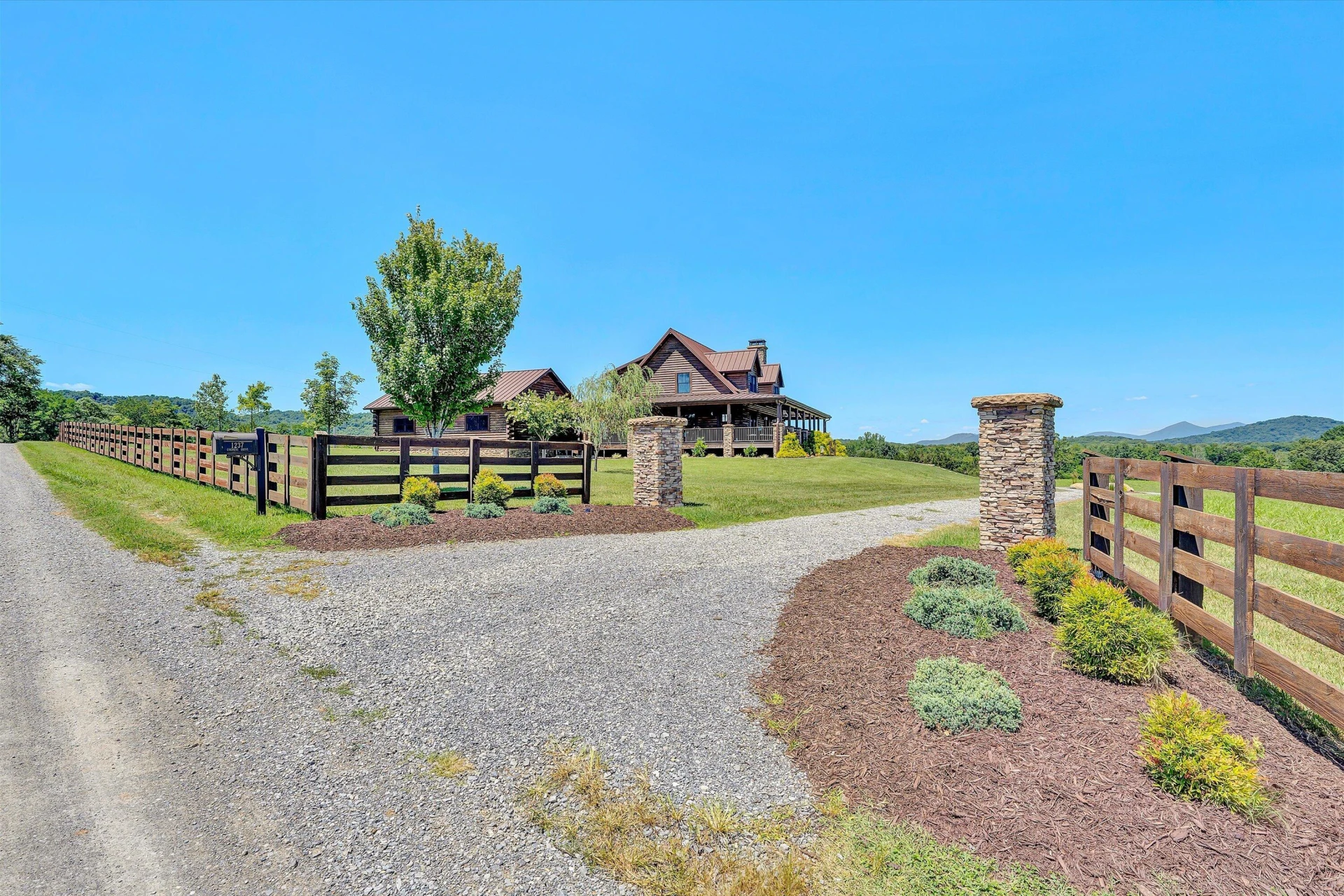 1237 Cochese DR - Photo 64