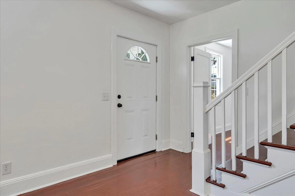 207 Greyson ST - Photo 4