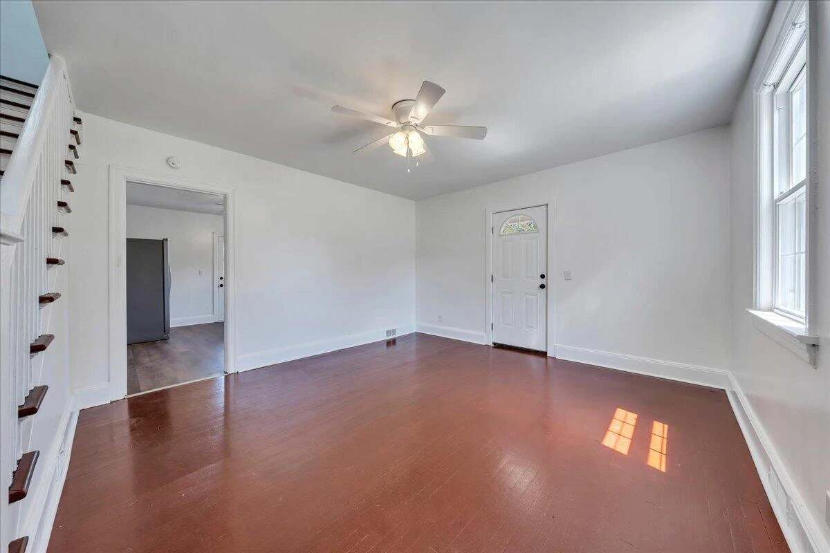 207 Greyson ST - Photo 5