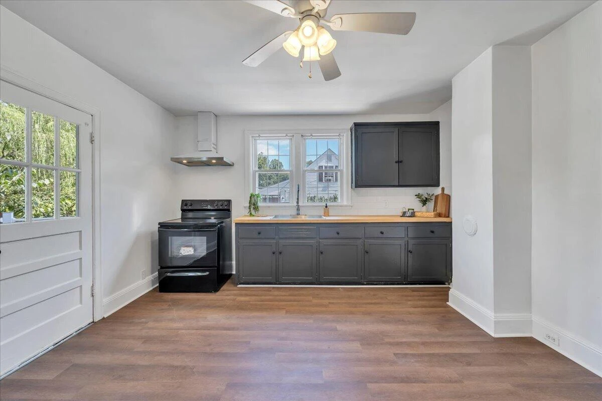 207 Greyson ST - Photo 12