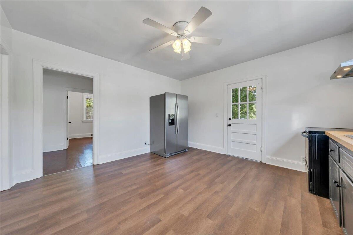 207 Greyson ST - Photo 14