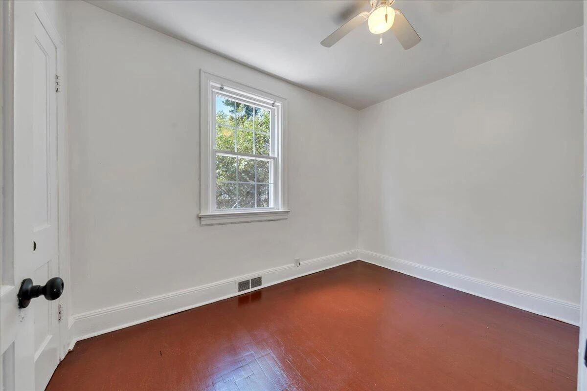 207 Greyson ST - Photo 15
