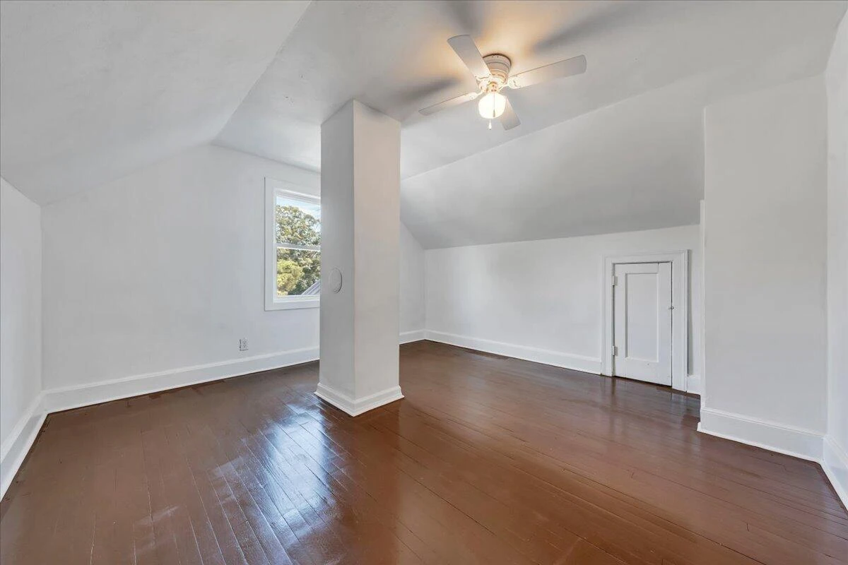 207 Greyson ST - Photo 18
