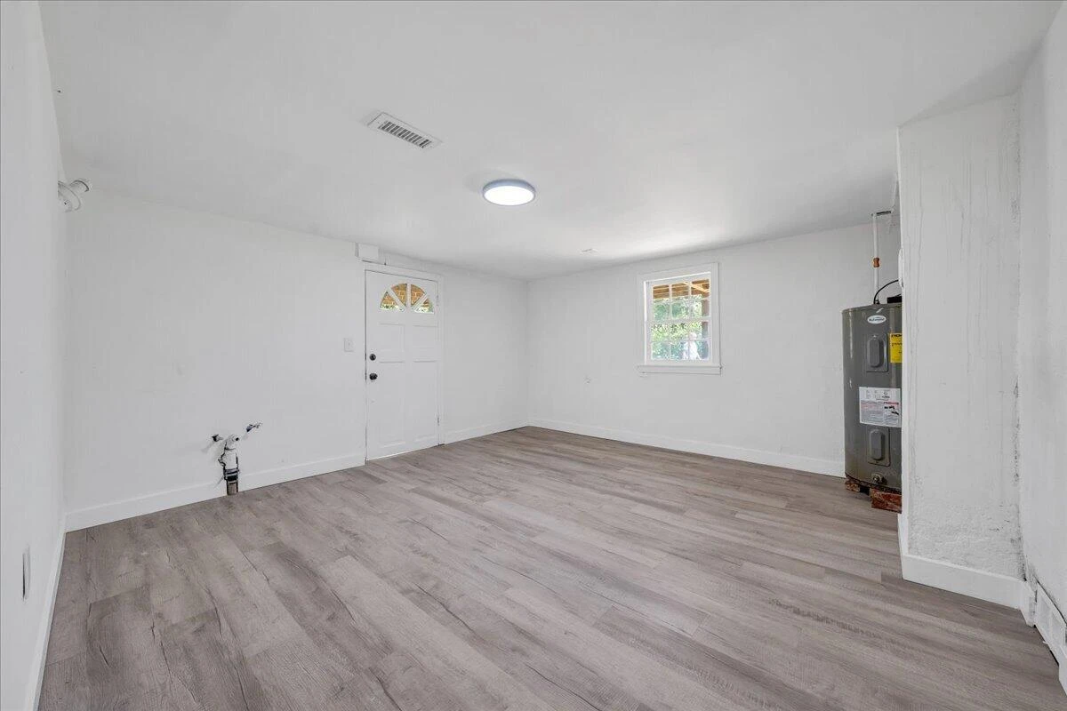 207 Greyson ST - Photo 32