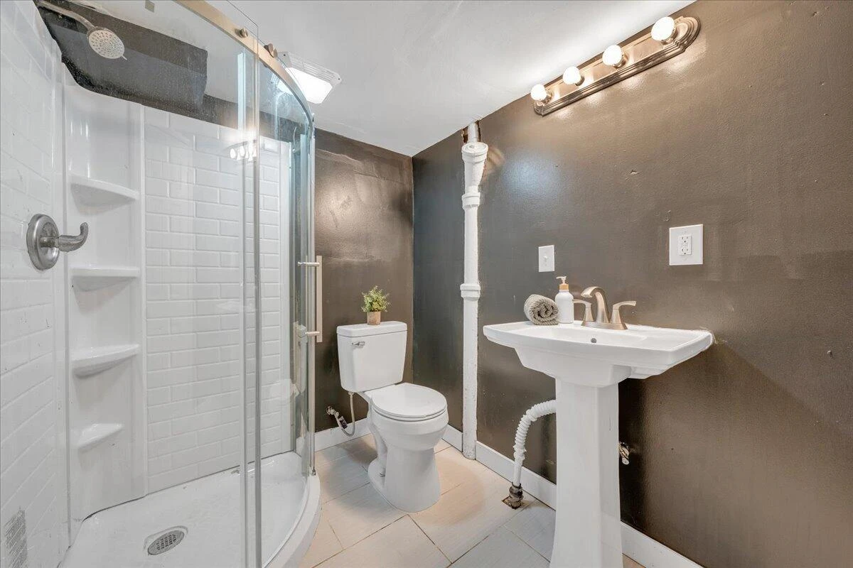 207 Greyson ST - Photo 34