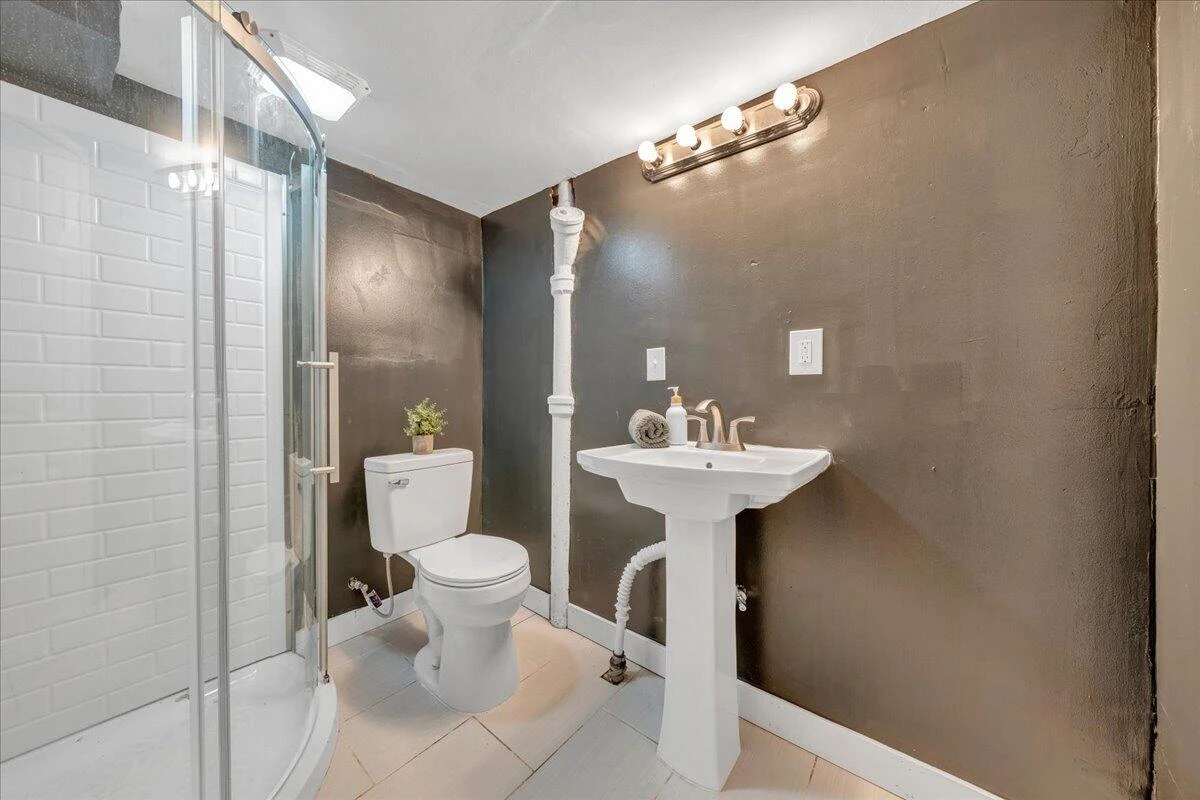 207 Greyson ST - Photo 35