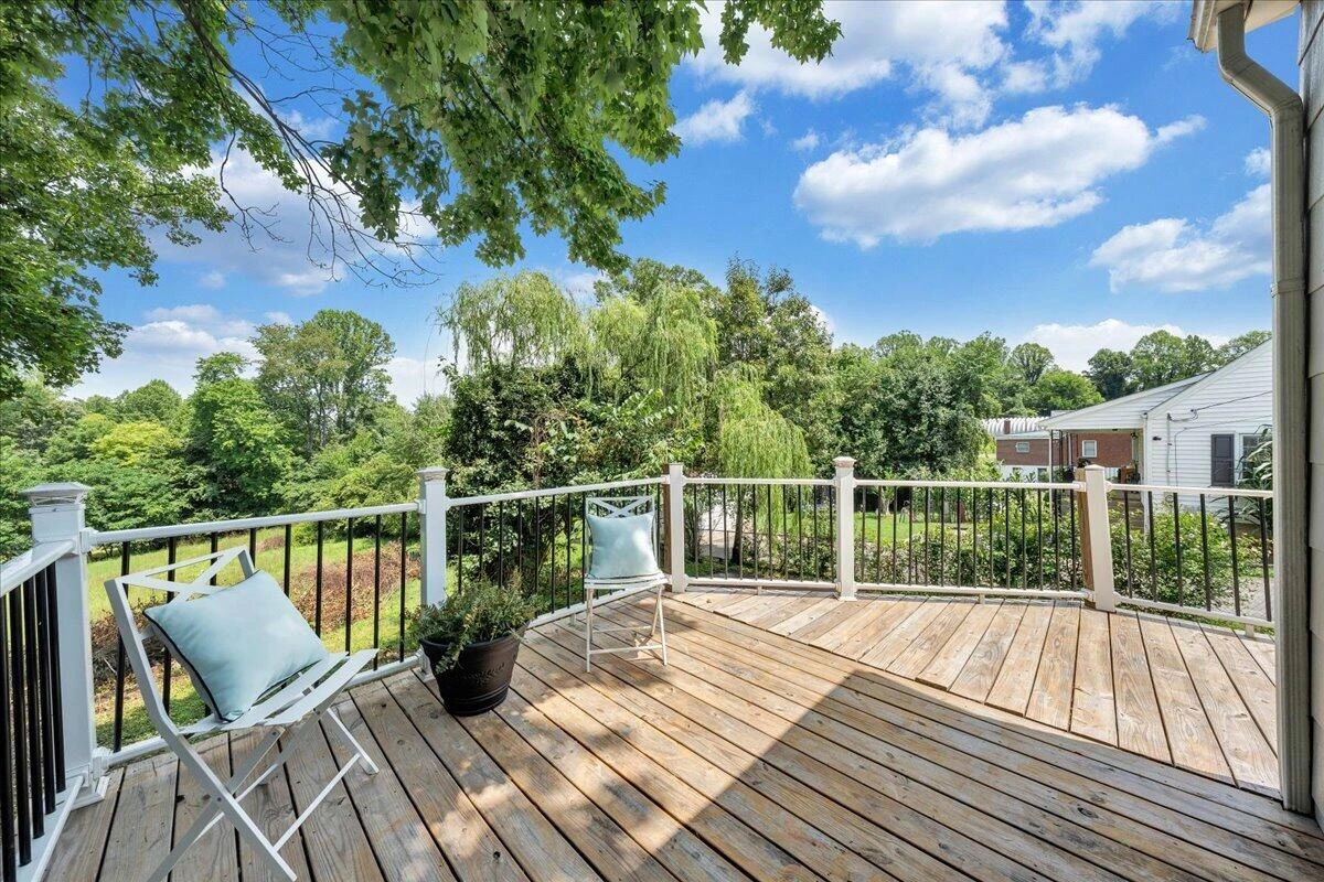 207 Greyson ST - Photo 38