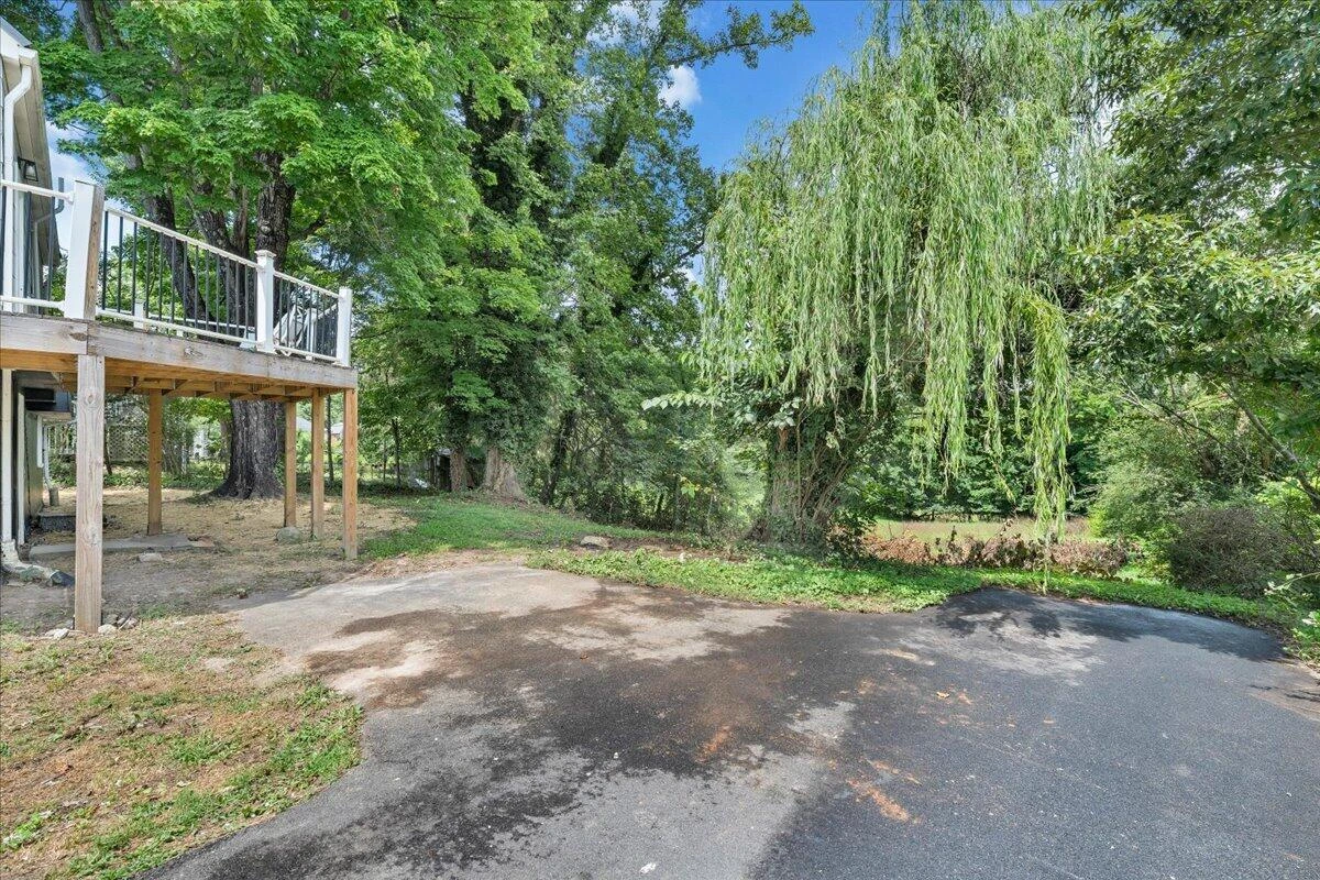 207 Greyson ST - Photo 43