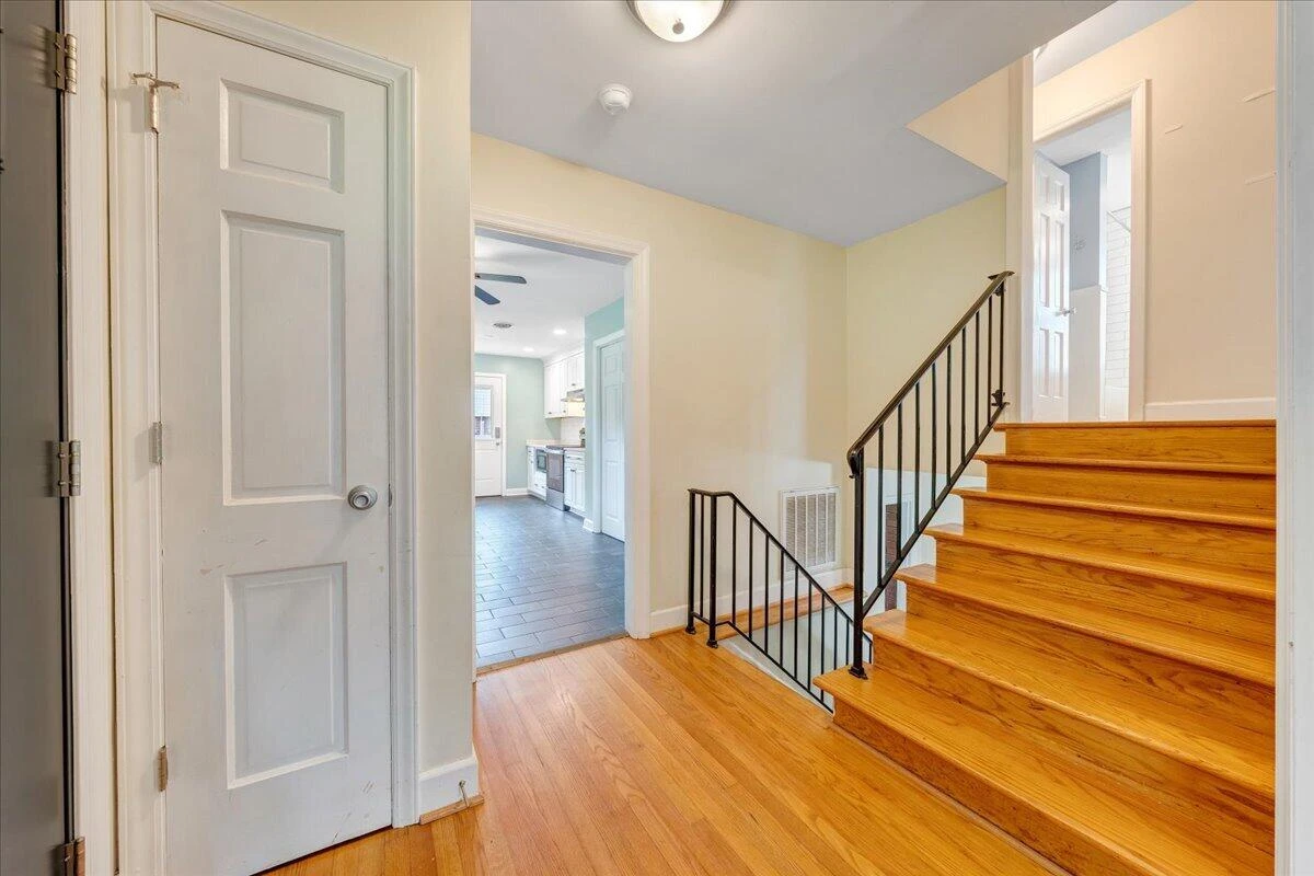 235 Arthur CIR - Photo 6