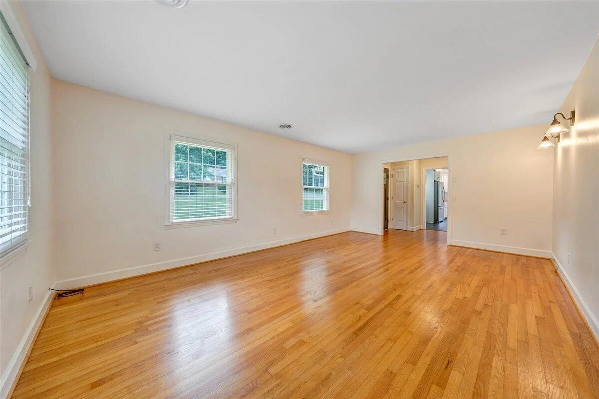235 Arthur CIR - Photo 9