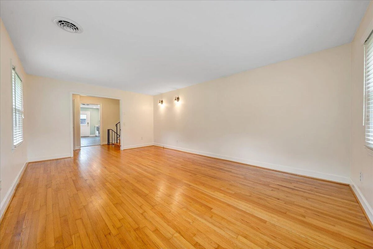 235 Arthur CIR - Photo 10
