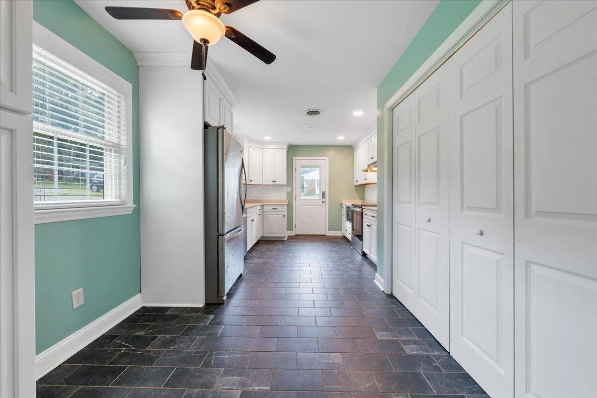 235 Arthur CIR - Photo 11