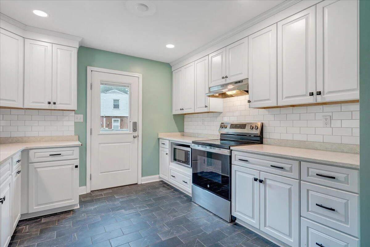 235 Arthur CIR - Photo 13
