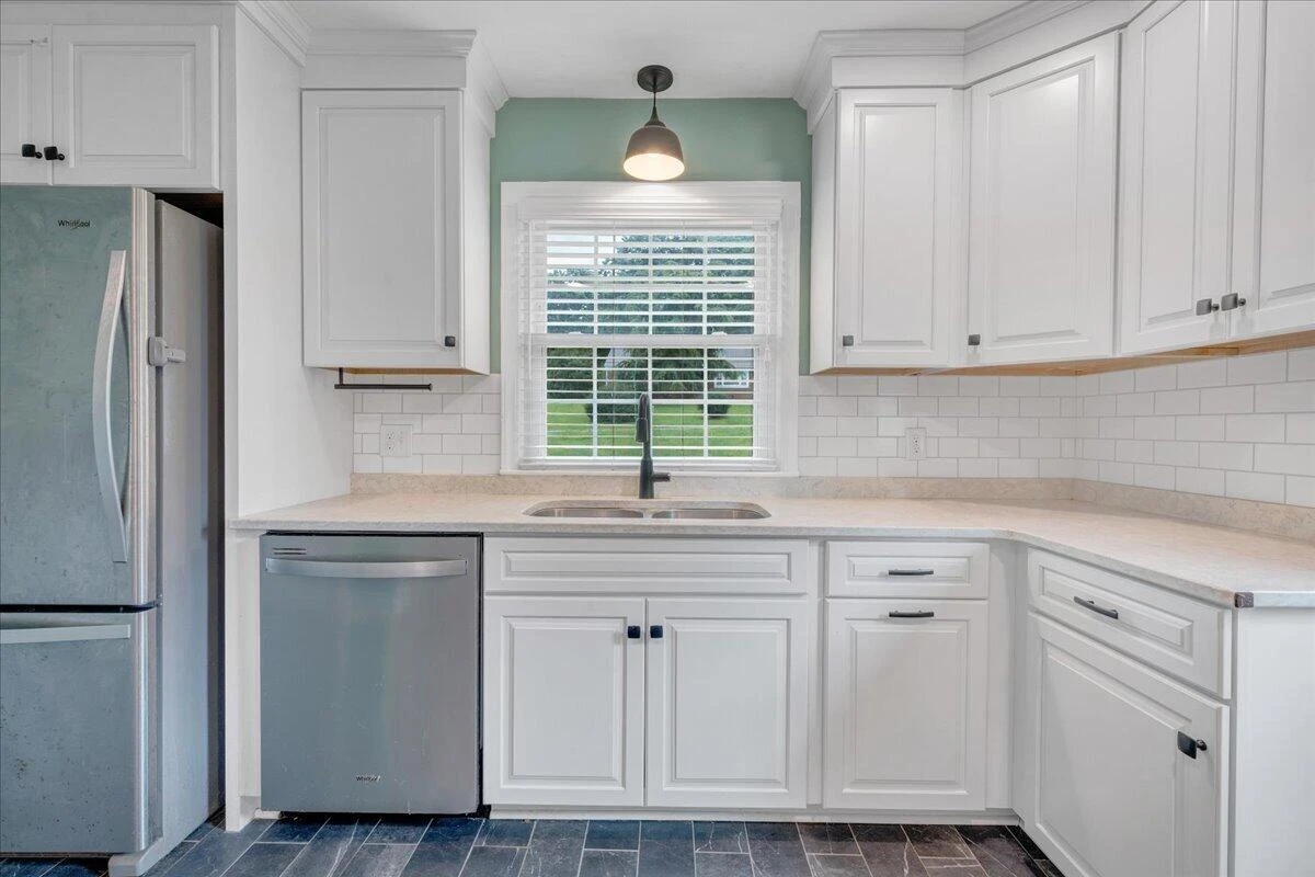 235 Arthur CIR - Photo 16