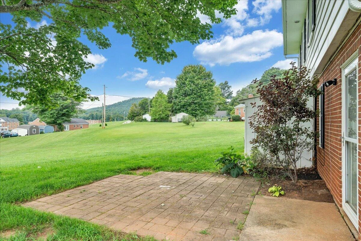 235 Arthur CIR - Photo 34
