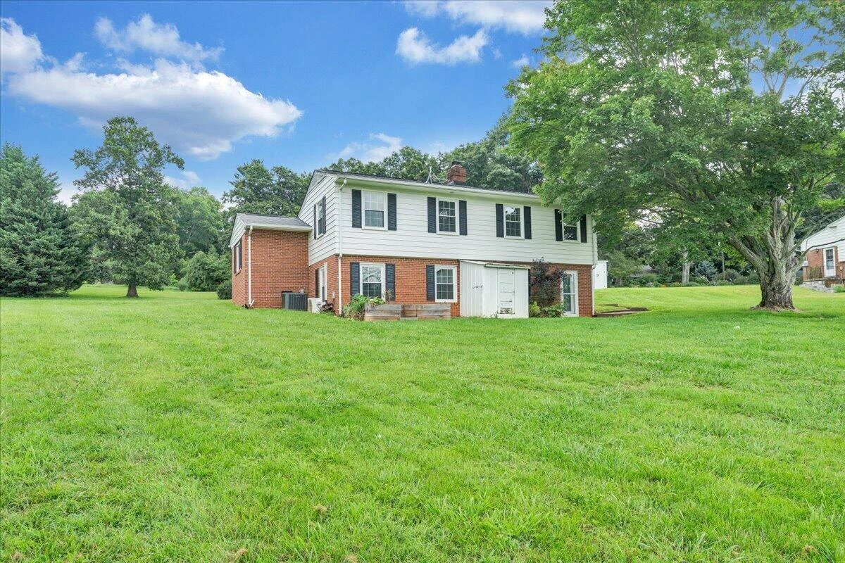 235 Arthur CIR - Photo 36