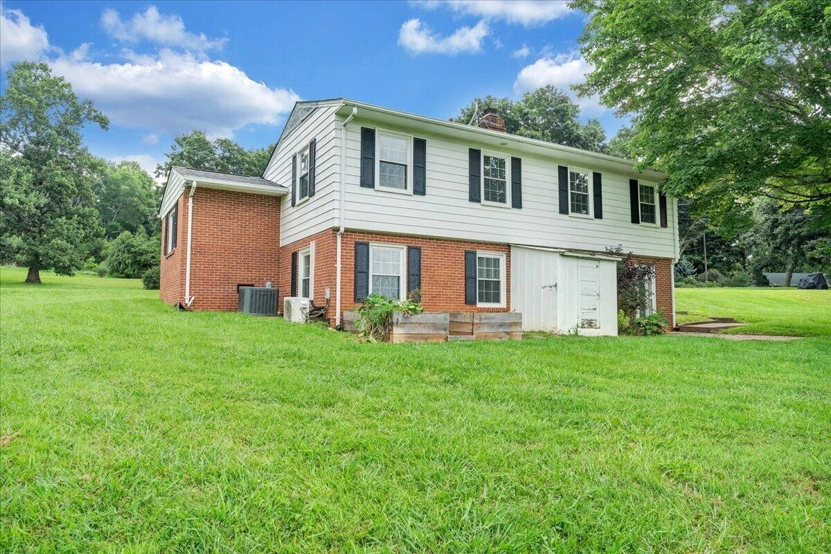 235 Arthur CIR - Photo 37
