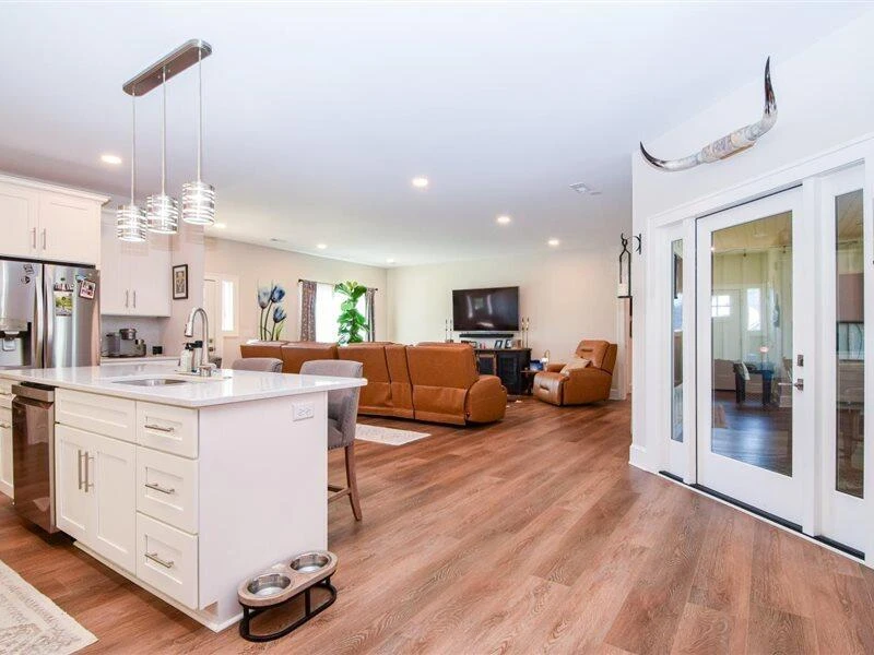 1022 Westcove RD - Photo 6