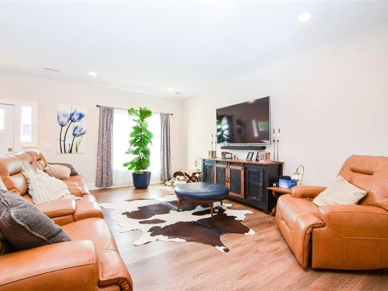 1022 Westcove RD - Photo 8