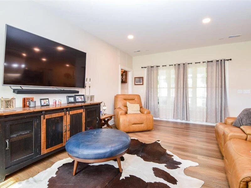 1022 Westcove RD - Photo 10
