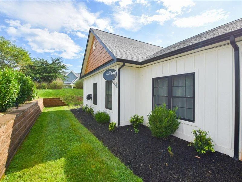 1022 Westcove RD - Photo 33