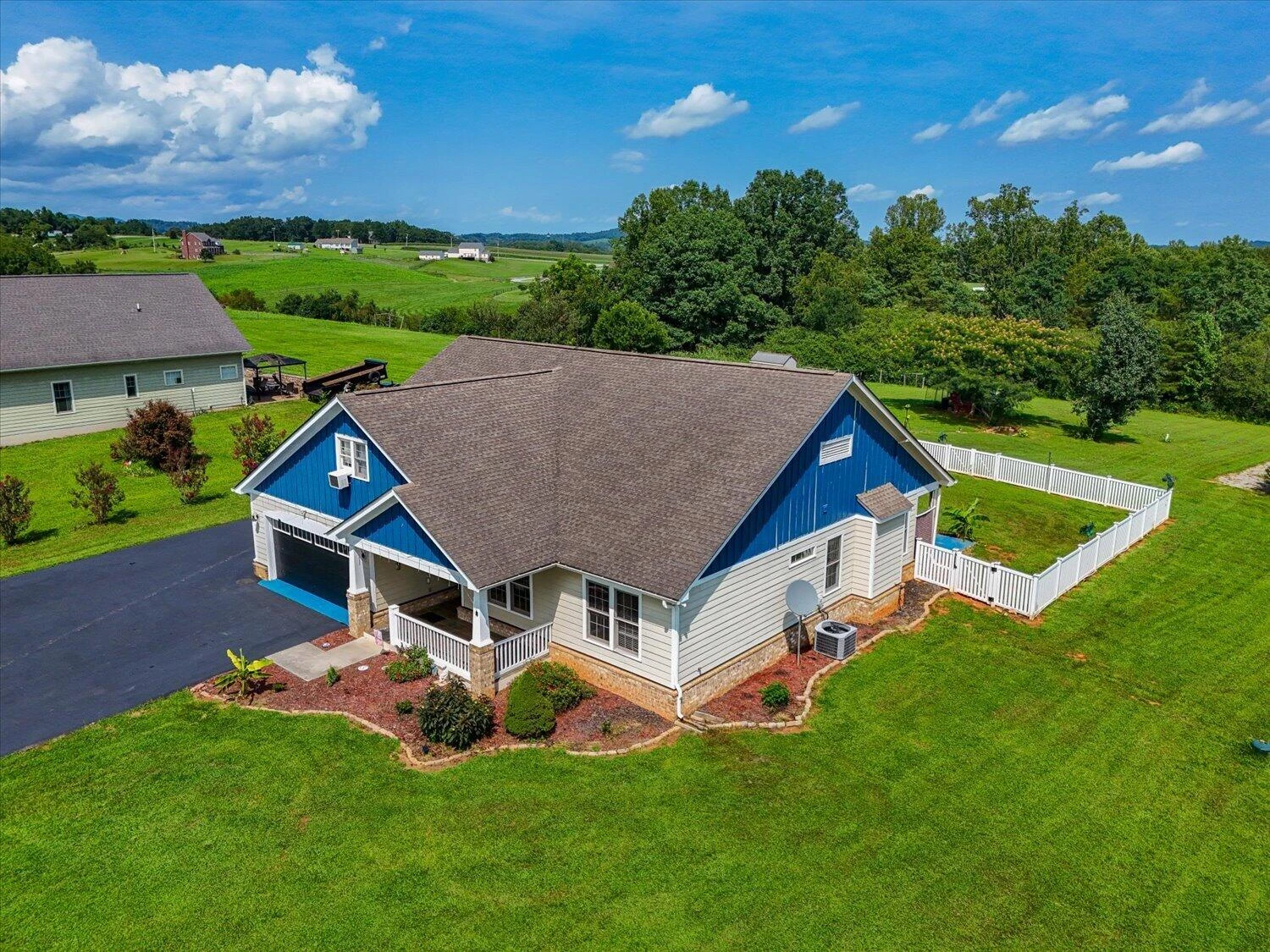 540 Nursery RD - Photo 3