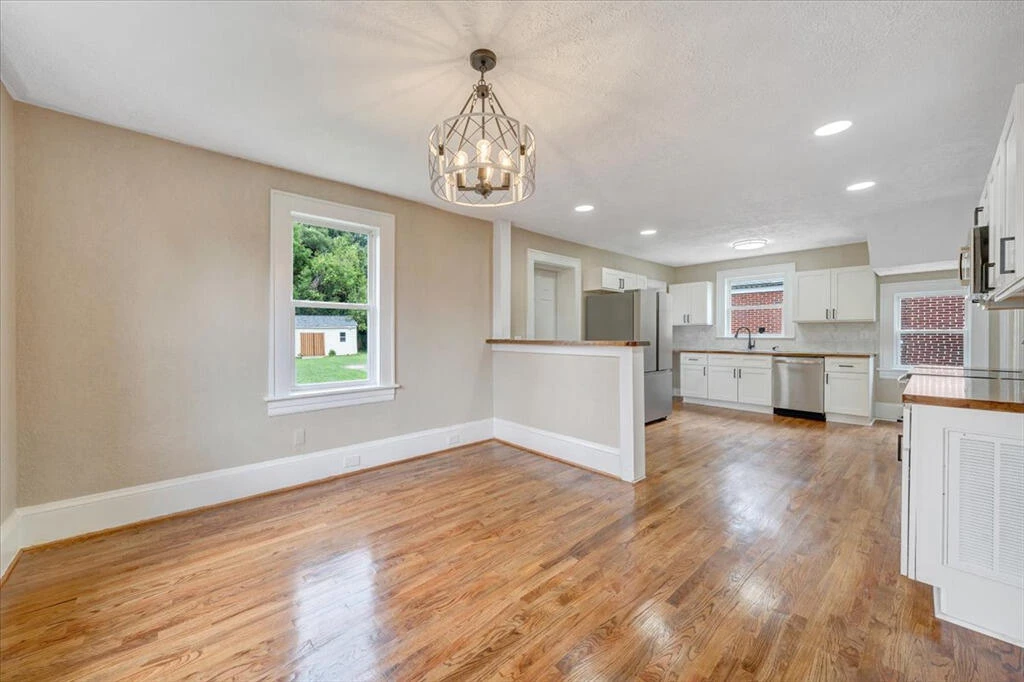 2411 Florida AVE NW - Photo 11